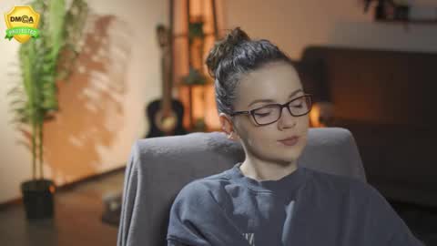 tiffanyriox online show from February 14, 1:51 am