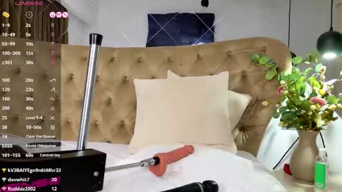 Snapshot of tiffanywestxxx chatting on October 23, 4:29 am Tiffany online show from October 23, 4:29 am