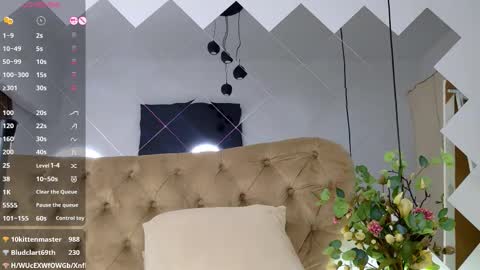 Snapshot of tiffanywestxxx chatting on September 19, 6:56 am Tiffany online show from September 19, 6:56 am