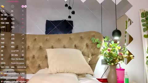 Snapshot of tiffanywestxxx chatting on October 3, 8:19 am Tiffany online show from October 3, 8:19 am