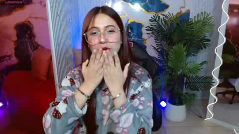 Tiiana online show from May 3, 3:10 am