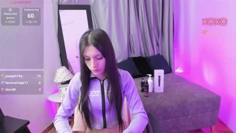 tiinajonus_ online show from June 6, 7:03 am