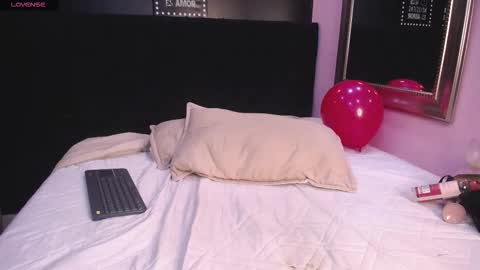 Snapshot of tiiny_emilly chatting on September 14, 12:08 am tiiny emilly online show from September 14, 12:08 am
