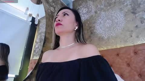 Snapshot of tila_tequila15 chatting on December 19, 11:50 am TILA TEQUILA online show from December 19, 11:50 am