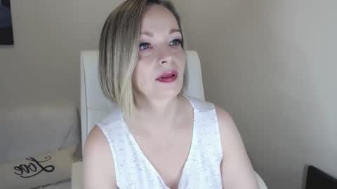 Tilly online show from January 3, 4:06 pm