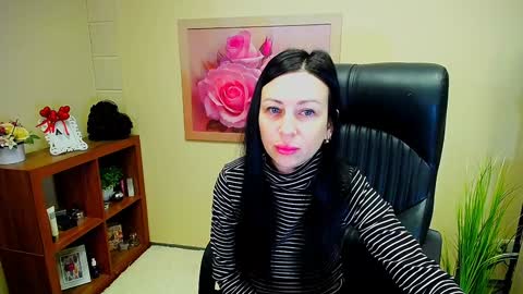 Luisa online show from December 11, 8:15 am