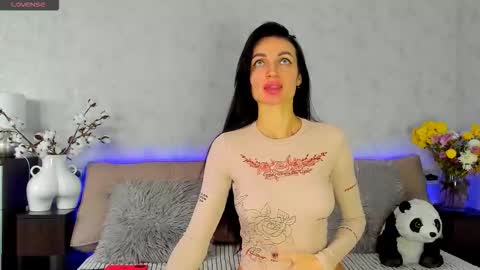 Snapshot of tina_mart chatting on October 26, 11:27 am Tina online show from October 26, 11:27 am