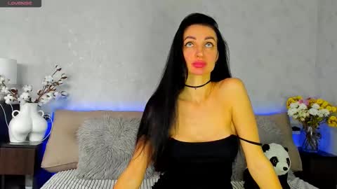 Snapshot of tina_mart chatting on November 1, 11:36 am Tina online show from November 1, 11:36 am