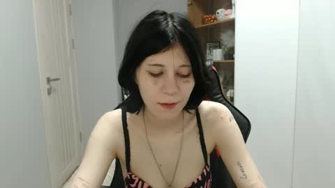 tina_quinn online show from September 17, 8:12 am