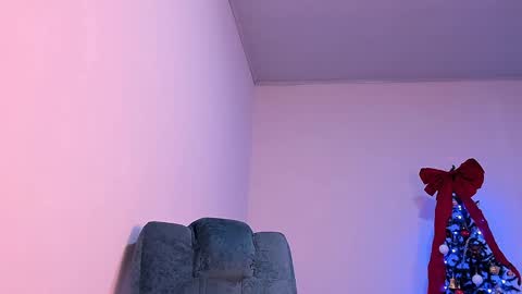 Snapshot of tina_rousse2 chatting on December 27, 11:31 pm T I N A online show from December 27, 11:31 pm