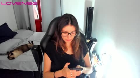 Tina online show from December 3, 5:12 pm