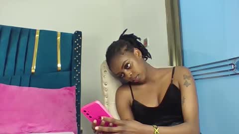 Snapshot of tinashe004 chatting on October 10, 11:31 pm tinashe online show from October 10, 11:31 pm