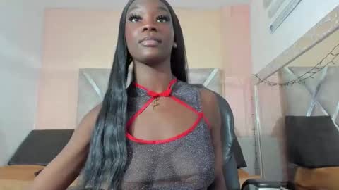 tinasnow_ online show from September 17, 8:18 pm