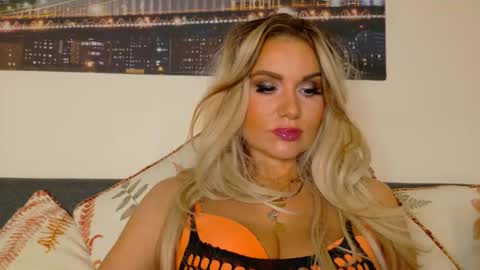 Snapshot of tinkerbell822 chatting on September 29, 10:20 am tinkerbell822 online show from September 29, 10:20 am