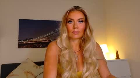 Snapshot of tinkerbell822 chatting on October 18, 8:28 am tinkerbell822 online show from October 18, 8:28 am