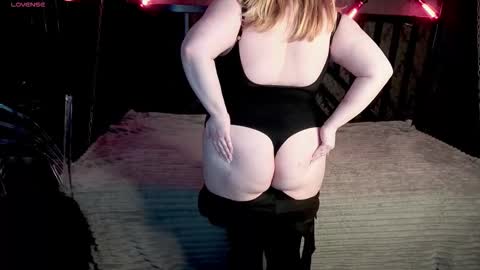 TinkerrBelll online show from February 3, 8:23 pm