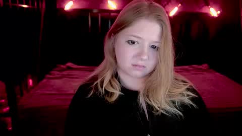 TinkerrBelll online show from March 17, 8:13 pm