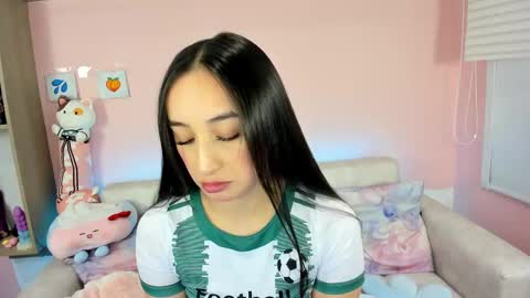 tiny_cora online show from September 24, 4:17 pm