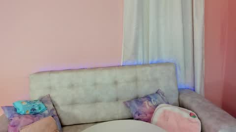tiny_cora online show from February 8, 4:35 pm