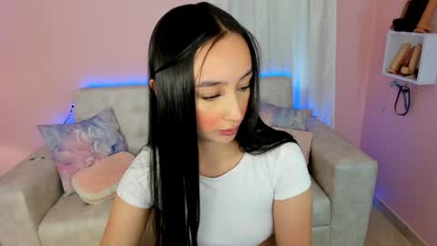 tiny_cora online show from December 20, 5:08 pm