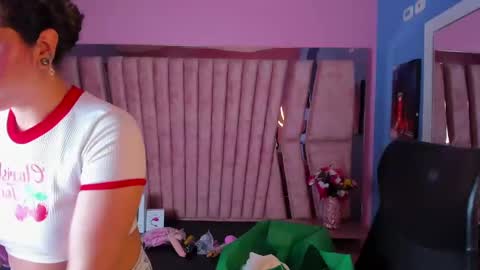 Snapshot of tiny_love_ chatting on February 11, 2:46 am tiny online show from February 11, 2:46 am