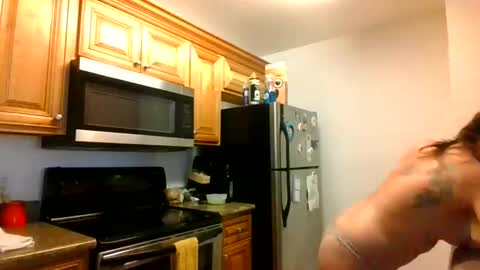 tinyassbossymilf online show from October 17, 6:55 pm