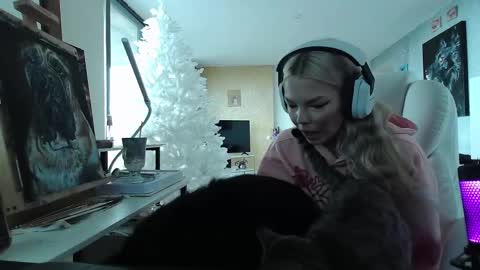stage Kylie Sinner  brand CLITBAIT online show from January 12, 7:42 pm