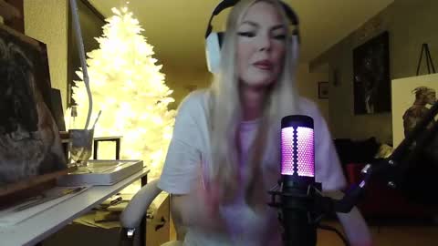 stage Kylie Sinner  brand CLITBAIT online show from January 14, 9:41 pm