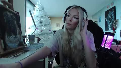 stage Kylie Sinner  brand CLITBAIT online show from January 11, 7:59 pm