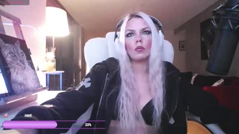 stage Kylie Sinner  brand CLITBAIT online show from March 26, 11:06 pm