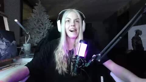 stage Kylie Sinner  brand CLITBAIT online show from January 17, 6:57 am
