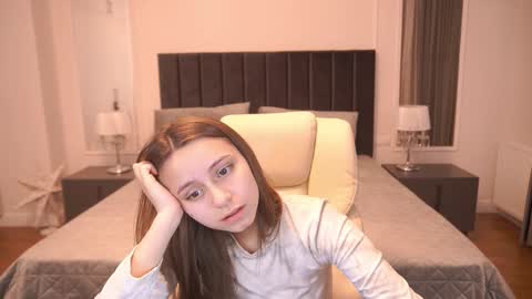 tinynataliee online show from December 20, 4:22 pm