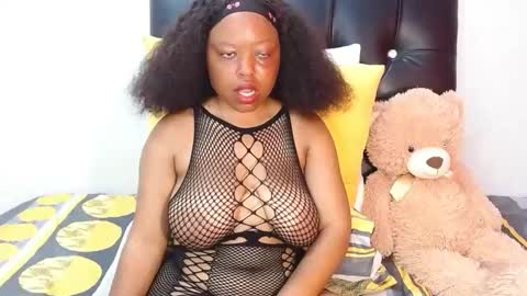 tinyrose18 online show from January 21, 7:58 am