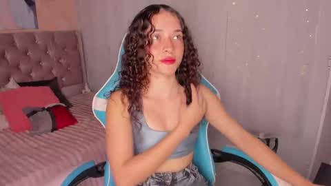 Snapshot of tinysophi chatting on October 17, 2:59 am tinysophi online show from October 17, 2:59 am