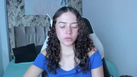 tinysophi online show from July 8, 3:47 pm