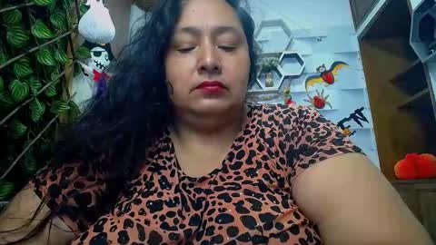 Snapshot of tistmature chatting on October 21, 1:15 pm TISTMATURE online show from October 21, 1:15 pm