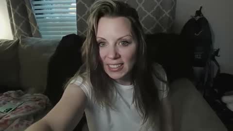 Snapshot of tittee_mcgee chatting on September 19, 6:40 pm tittee mcgee online show from September 19, 6:40 pm