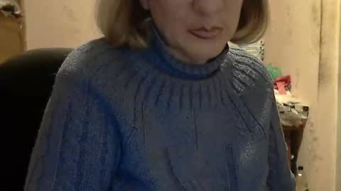 Snapshot of tittylina chatting on December 9, 1:40 am tittylina online show from December 9, 1:40 am