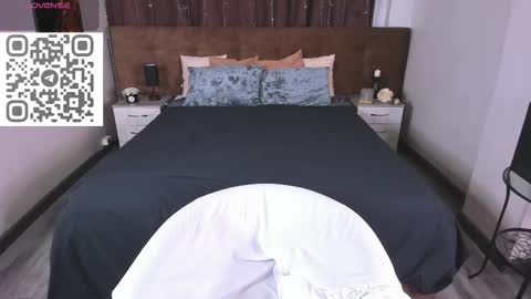 Snapshot of to_your chatting on October 21, 10:03 pm 2 GMT Mo Tu We Th Fr 10am-4am online show from October 21, 10:03 pm