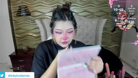 toky         online show from December 9, 8:33 pm