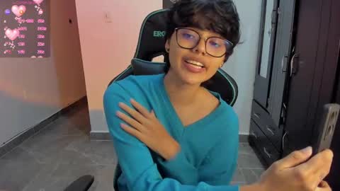 Snapshot of tokyo_uwu chatting on January 25, 4:02 am sofi 3 online show from January 25, 4:02 am