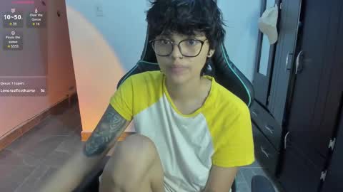 Snapshot of tokyo_uwu chatting on December 30, 6:53 am sofi 3 online show from December 30, 6:53 am