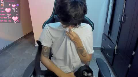 Snapshot of tokyo_uwu chatting on January 27, 6:09 am sofi 3 online show from January 27, 6:09 am