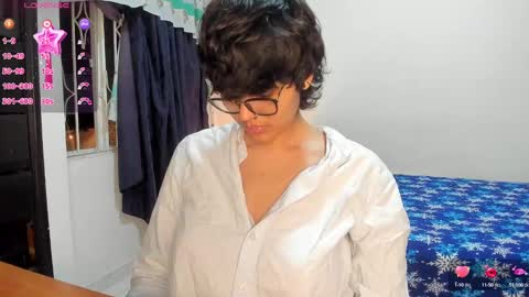 Snapshot of tokyo_uwu chatting on December 19, 12:24 am sofi 3 online show from December 19, 12:24 am