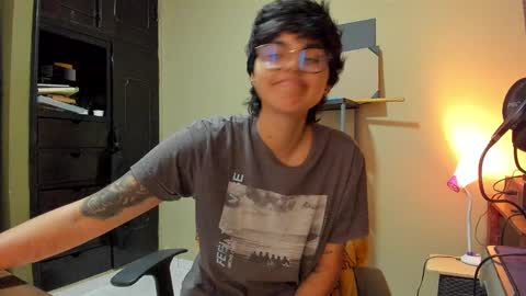Snapshot of tokyo_uwu chatting on December 22, 6:49 am sofi 3 online show from December 22, 6:49 am
