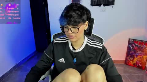 Snapshot of tokyo_uwu chatting on September 18, 2:10 am sofi 3 online show from September 18, 2:10 am