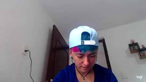 Snapshot of tomboyblue chatting on December 2, 3:34 pm Blue online show from December 2, 3:34 pm