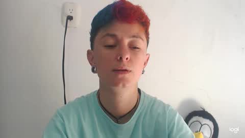 Snapshot of tomboyblue chatting on January 15, 4:32 pm Blue online show from January 15, 4:32 pm