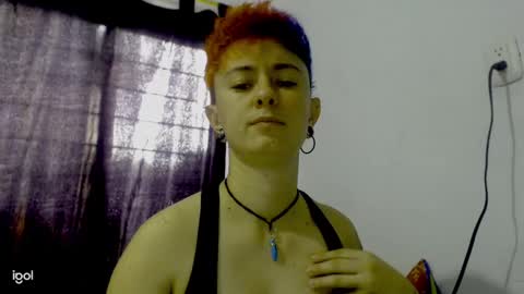 Snapshot of tomboyblue chatting on December 15, 8:04 pm Blue online show from December 15, 8:04 pm
