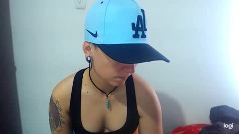 Snapshot of tomboyblue chatting on December 3, 3:00 pm Blue online show from December 3, 3:00 pm